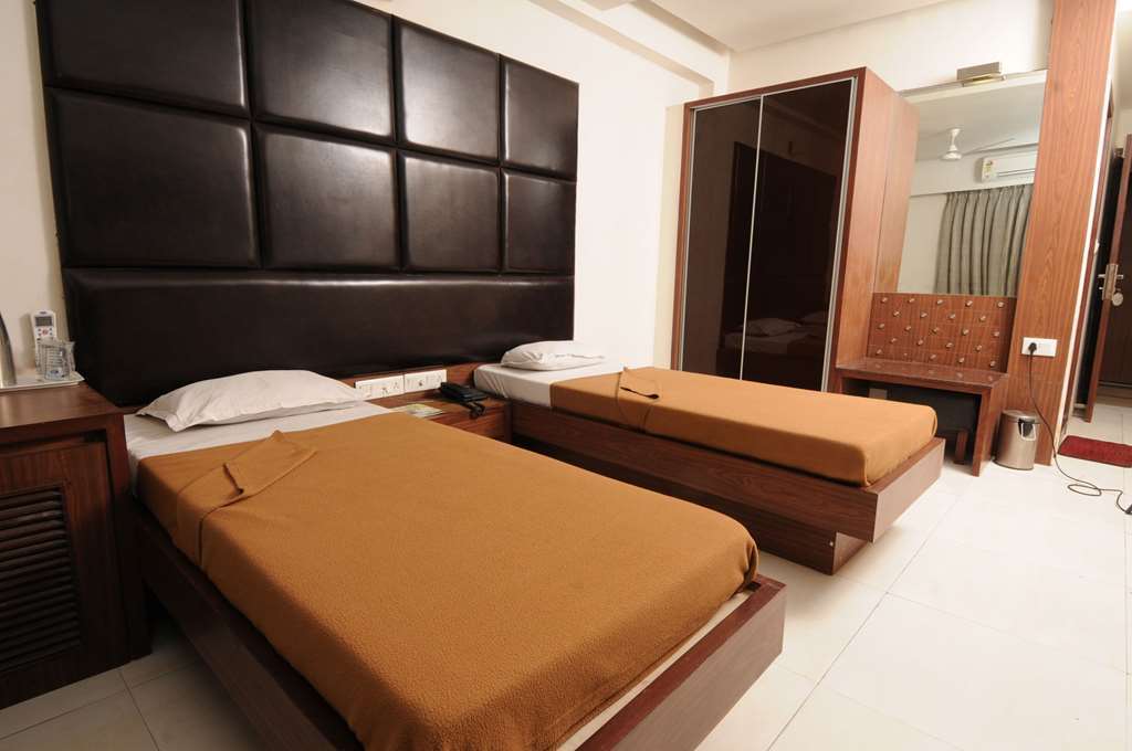 Neelkanth Paradise Ahmedabad Room photo